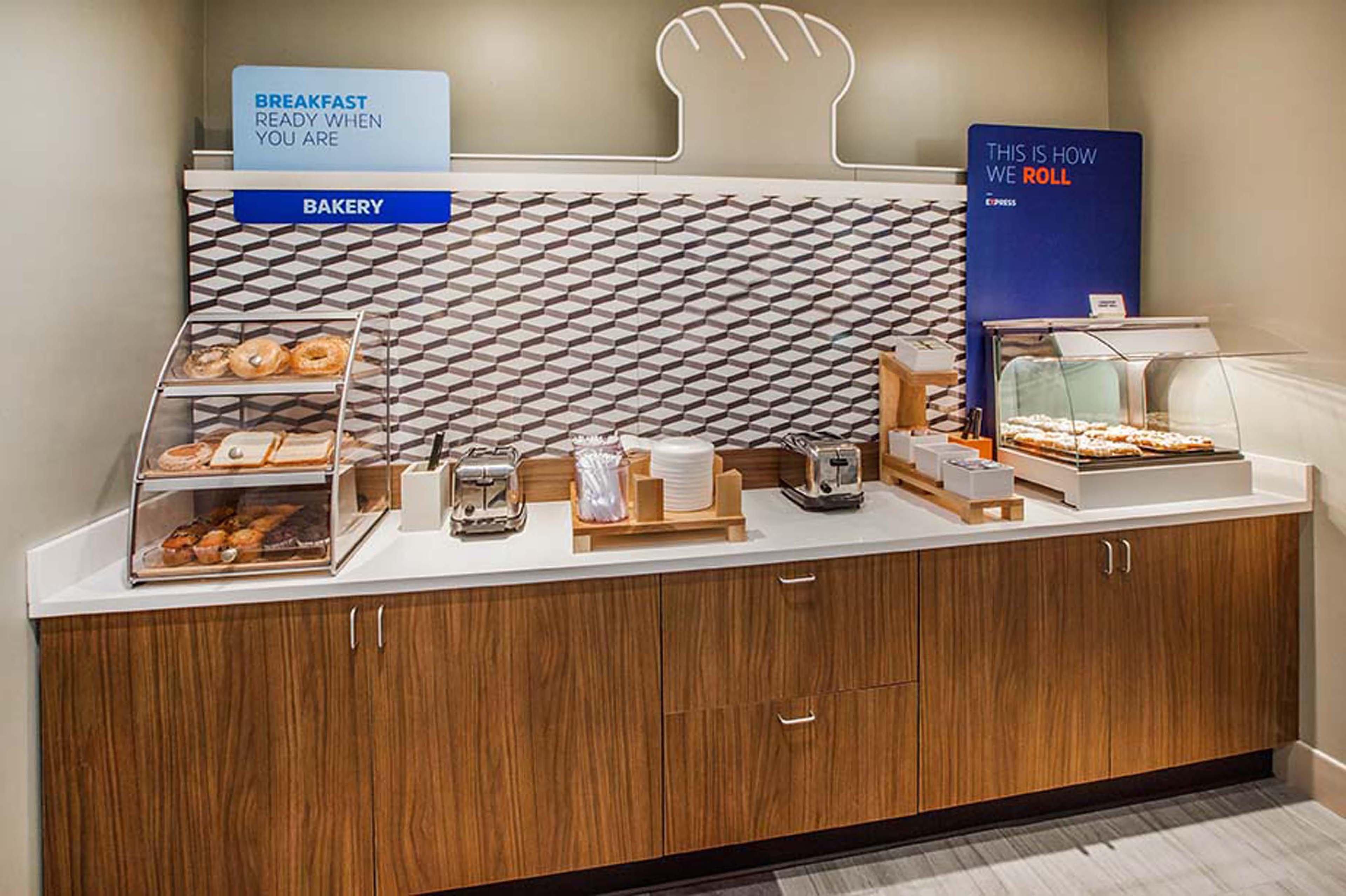 Holiday Inn Express & Suites - Oxford By Ihg Dış mekan fotoğraf