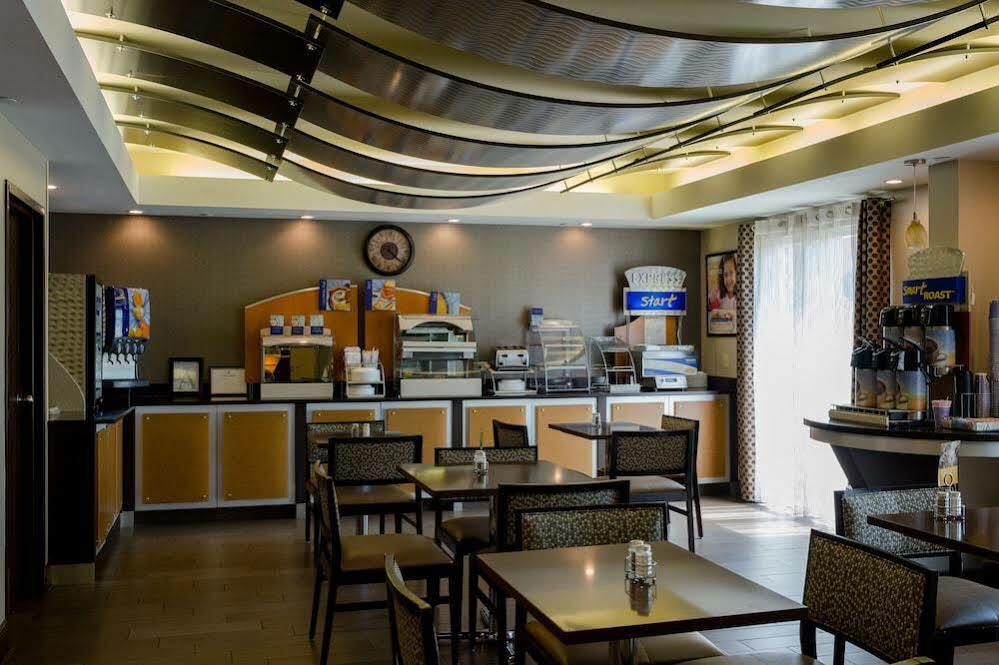 Holiday Inn Express & Suites - Oxford By Ihg Dış mekan fotoğraf